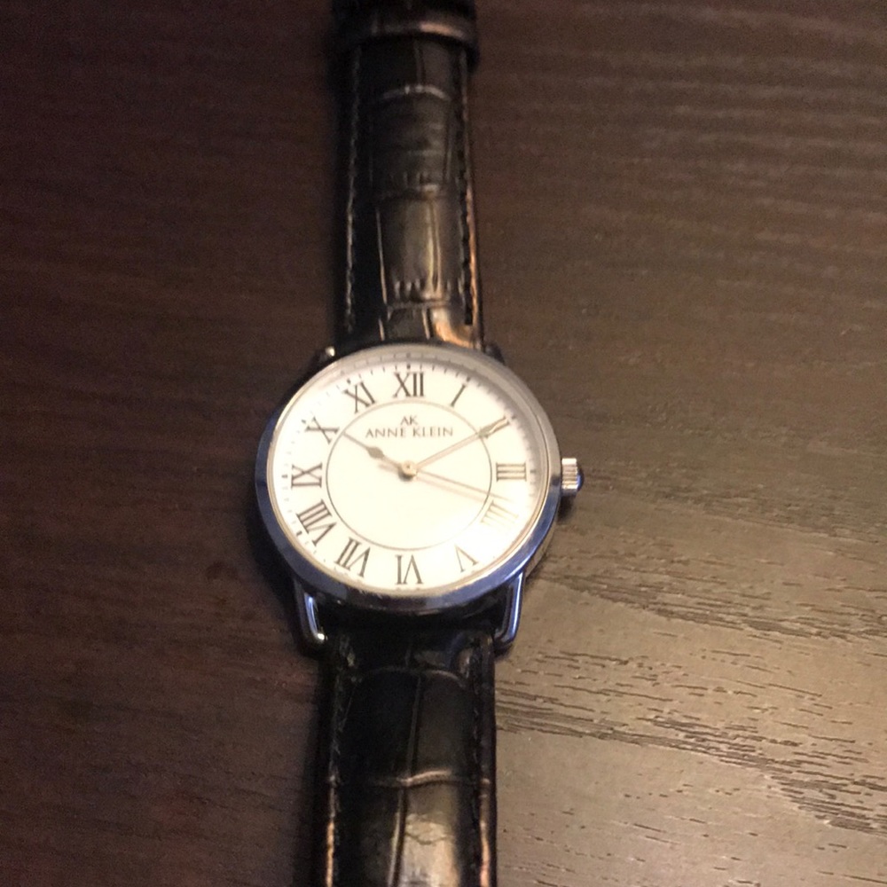 Large face women’s watch, Anne Klein - Picture 1 of 3